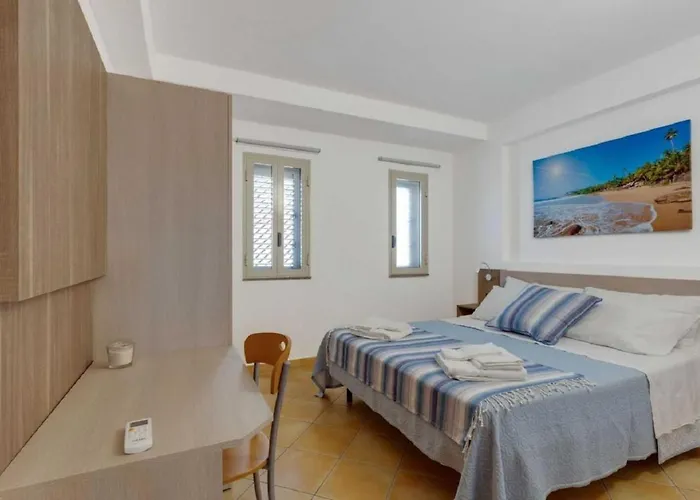 Vakantiehuis Rosimeli Con Piscina A 150 Mt Dal Mare